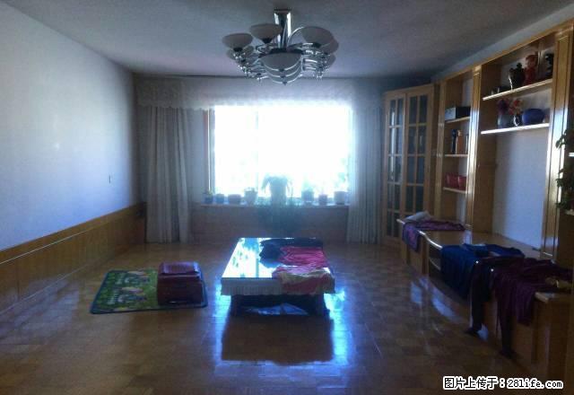 小黑 金地广场旁1500元三室三厅一卫液晶步梯大床房封闭物业 - 房屋出租 - 房屋租售 - 丹东分类信息 - 丹东28生活网 dandong.28life.com