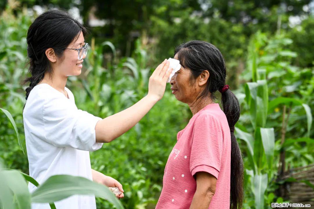 全网追的“扁担女孩”，找了一份暑假工，时薪12元 - 丹东生活资讯 - 丹东28生活网 dandong.28life.com